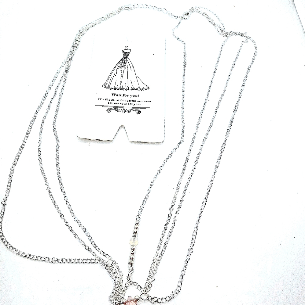 Women's new never worn necklace